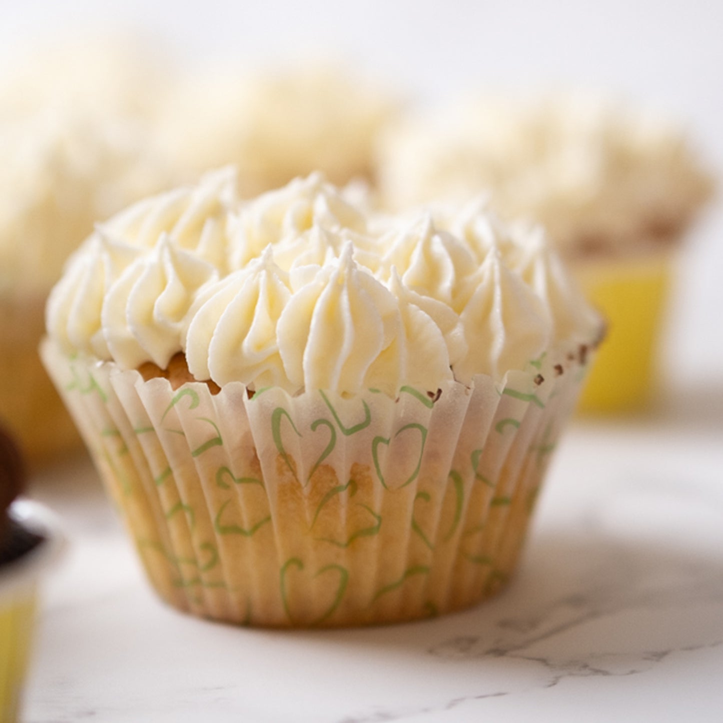 Organic Vanilla Bean Cupcakes (12 pcs)